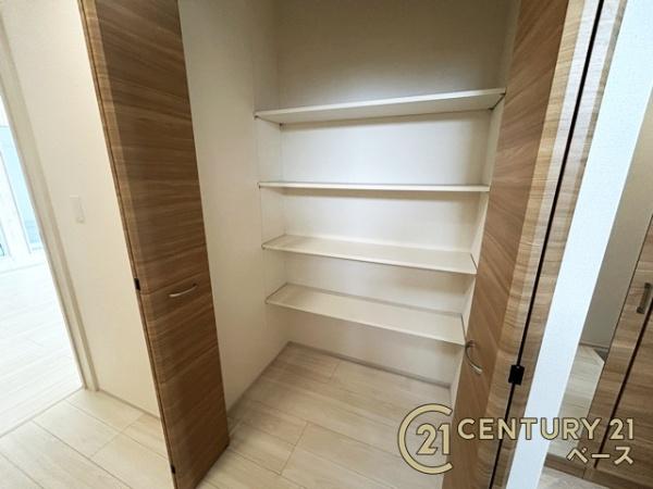 奈良市杏町2号棟/新築一戸建(収納)