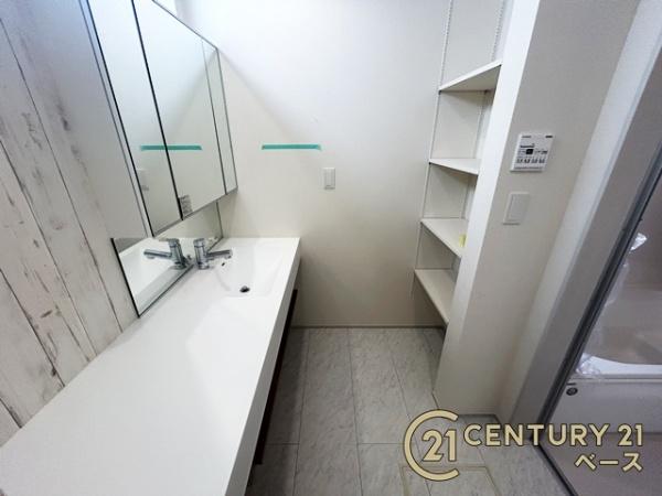 奈良市杏町3号棟/新築一戸建(収納)