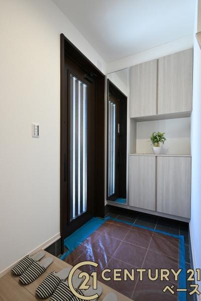 奈良市千代ケ丘1丁目1号棟/新築一戸建(玄関)