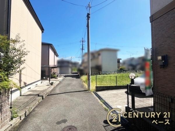 磯城郡田原本町大字宮森の中古一戸建て(前面道路含む現地写真)