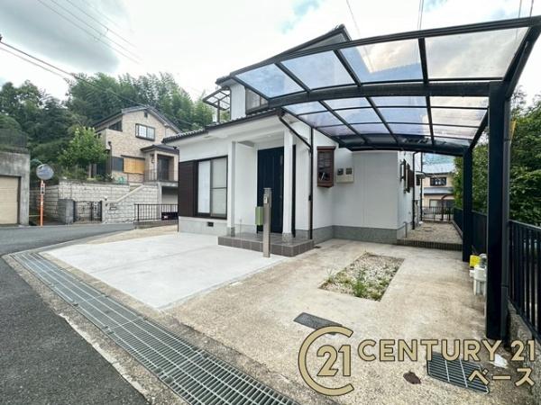 生駒市有里町の中古一戸建て(駐車場)