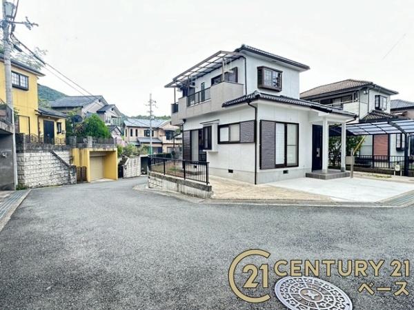 生駒市有里町の中古一戸建て(前面道路含む現地写真)