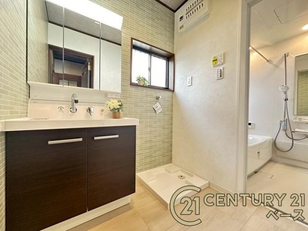 生駒市有里町の中古一戸建て(洗面台・洗面所)