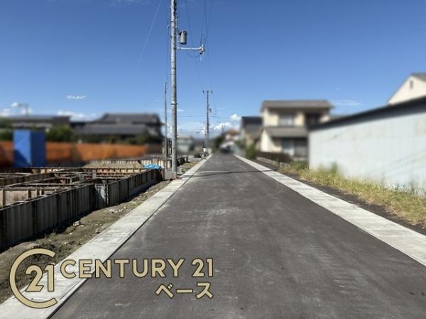 大和高田市西坊城2号棟/新築一戸建(前面道路含む現地写真)