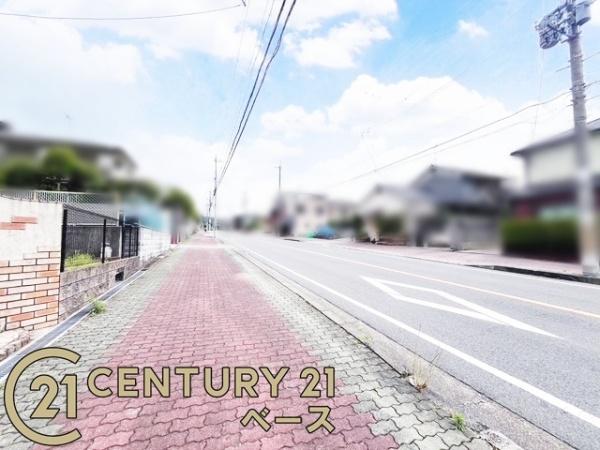 生駒郡三郷町城山台4丁目の中古一戸建て(前面道路含む現地写真)