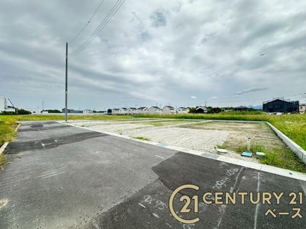 リーブルガーデン東辻2号棟/新築一戸建(前面道路含む現地写真)