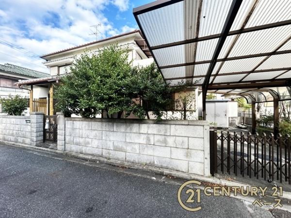 北葛城郡上牧町松里園３丁目　一戸建