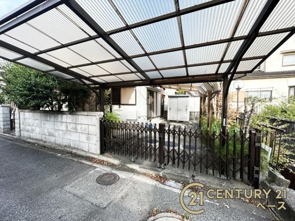 北葛城郡上牧町松里園３丁目　一戸建