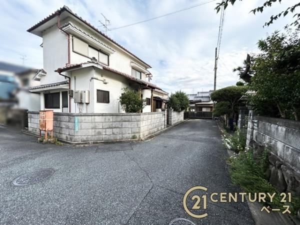 北葛城郡上牧町松里園３丁目　一戸建
