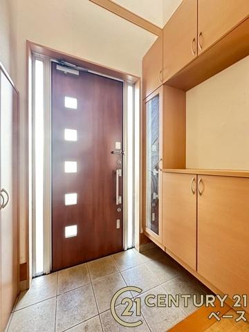 香芝市尼寺3丁目の中古一戸建て(玄関)