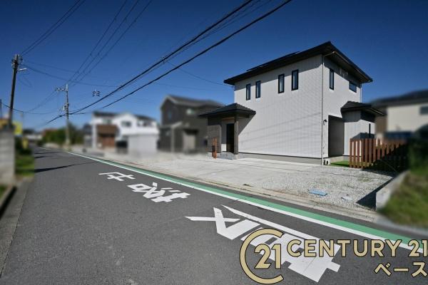 橿原市城殿町の中古一戸建て(前面道路含む現地写真)