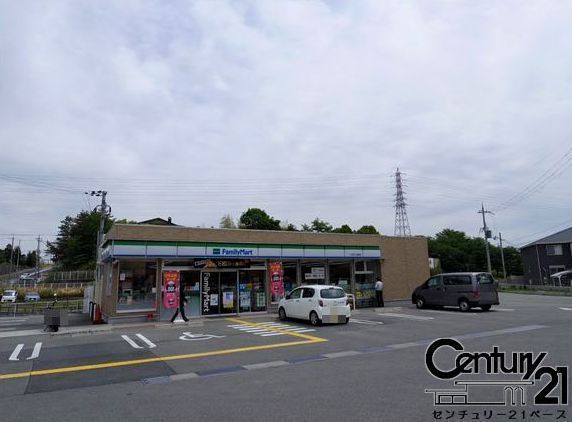 北葛城郡上牧町大字上牧の土地(ファミリーマート上牧町三軒屋店)