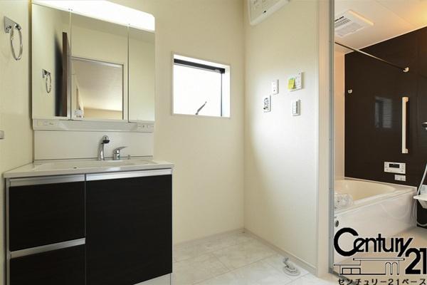 リーブルガーデン東岡町３号棟／新築一戸建