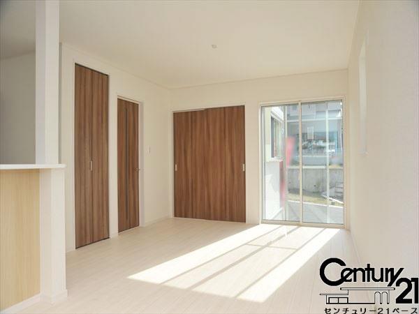 ファーストタウン九条町１号棟／新築一戸建