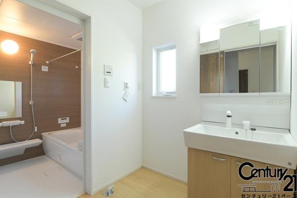 ファーストタウン九条町２号棟／新築一戸建