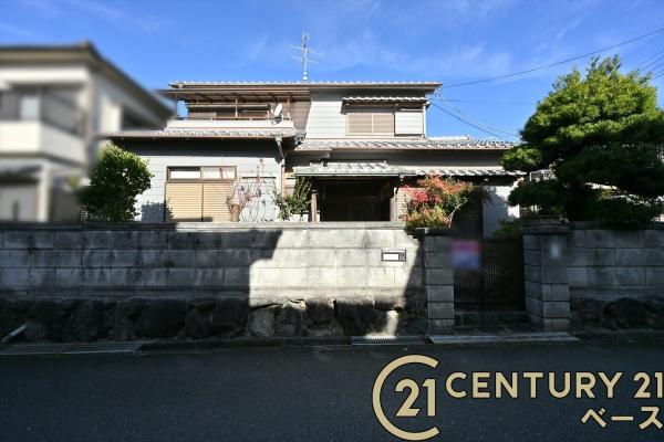 北葛城郡上牧町松里園３丁目　一戸建