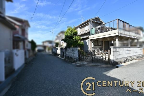 北葛城郡上牧町松里園３丁目　一戸建