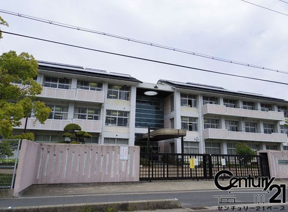 北葛城郡上牧町滝川台１丁目の土地(上牧町立上牧第三小学校)