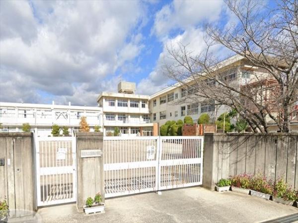 香芝市尼寺３丁目の土地(香芝市立志都美小学校)