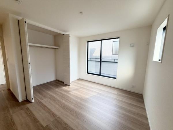 リーブルガーデン柳本町２号棟／新築一戸建