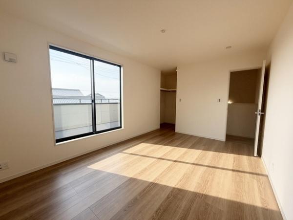 リーブルガーデン柳本町２号棟／新築一戸建
