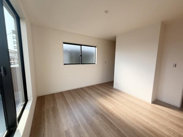 リーブルガーデン柳本町３号棟／新築一戸建