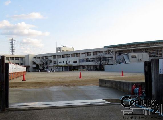 北葛城郡上牧町片岡台１丁目の土地(上牧町立上牧第二小学校)