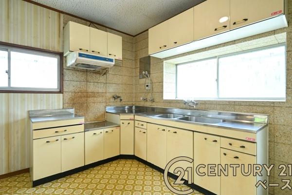 生駒郡平群町椿台３丁目　一戸建