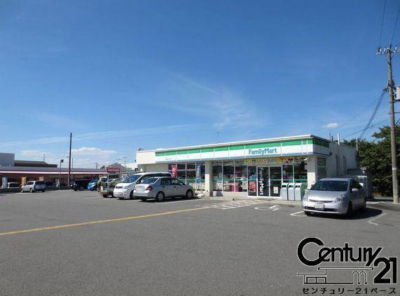 シャルマンコーポ八木東(ファミリーマートみみなし駅前店)
