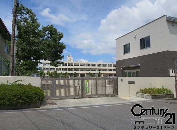 香芝市磯壁６丁目の土地(香芝市立三和小学校)