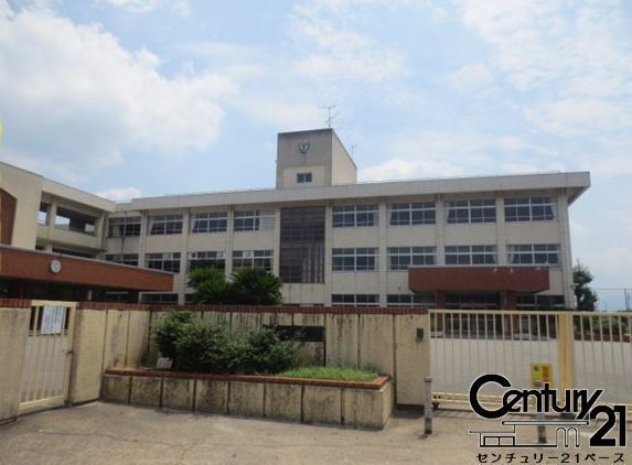 生駒郡斑鳩町法隆寺南２丁目の土地(斑鳩町立斑鳩東小学校)