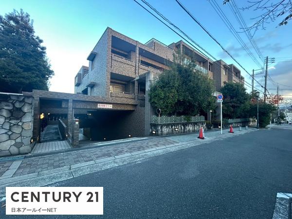 ロイヤルアーク東香里園町