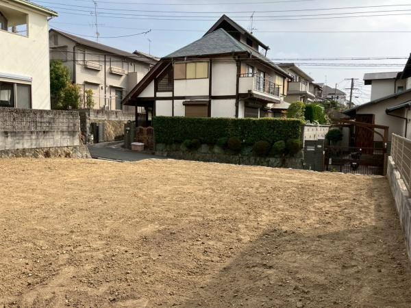 箕面市粟生外院３丁目の土地