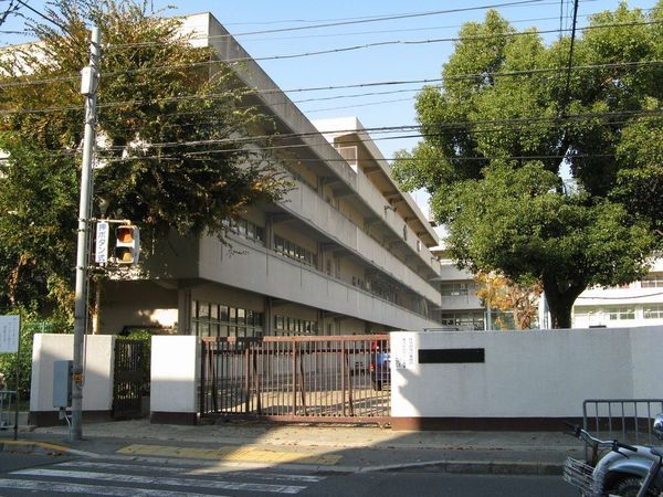江坂ハイデンス(吹田市立豊津西中学校)