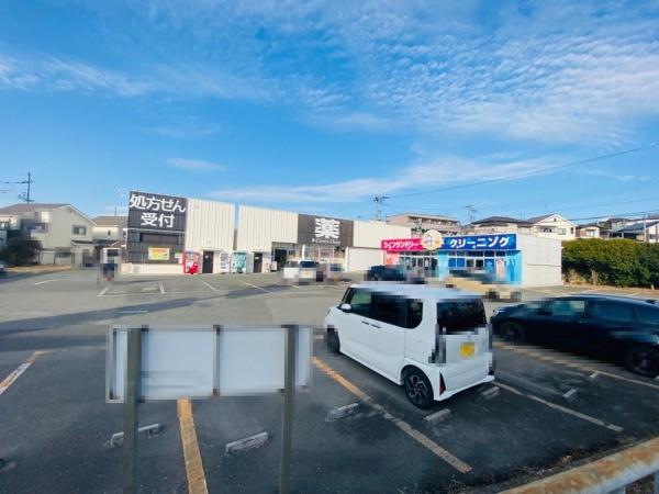 高槻阿武山二番街205号棟(ケアーズドラッグ奈佐原店)