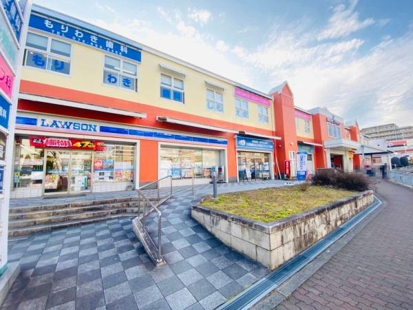 高槻阿武山二番街205号棟(ローソン高槻奈佐原2丁目店)