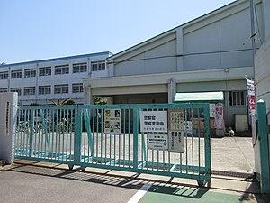 高槻市春日町の土地(高槻市立若松小学校)
