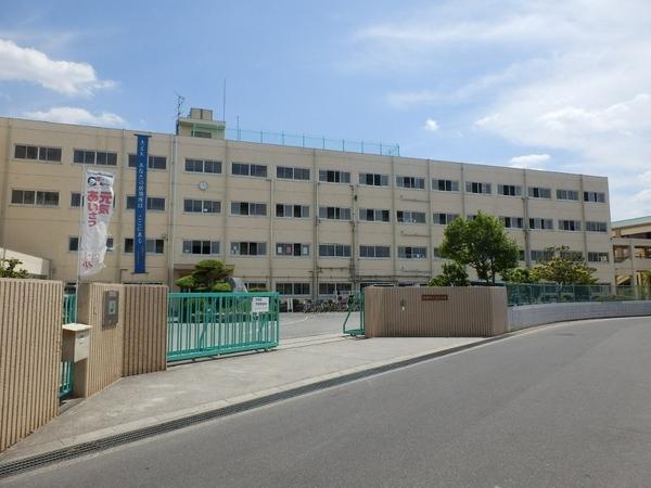 高槻市大冠町３丁目の中古一戸建て