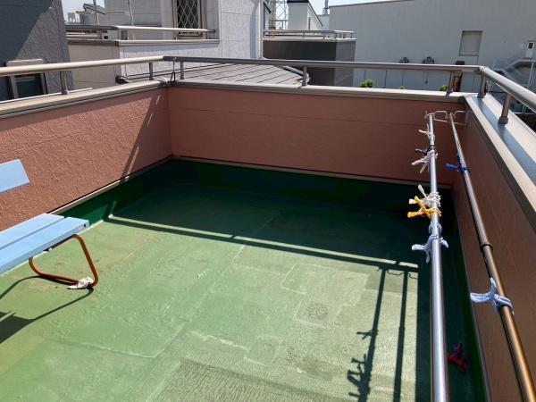 摂津市　中古戸建　屋上ルーフバルコニーと吹き抜けリビング