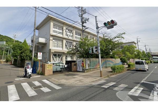 乙訓郡大山崎町字大山崎小字琵琶谷の中古一戸建て(大山崎町立大山崎小学校)