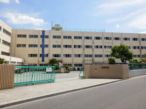 高槻市松川町の中古一戸建
