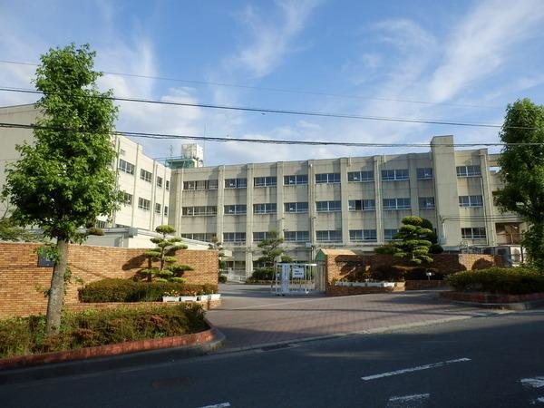 高槻市南平台２丁目の新築一戸建