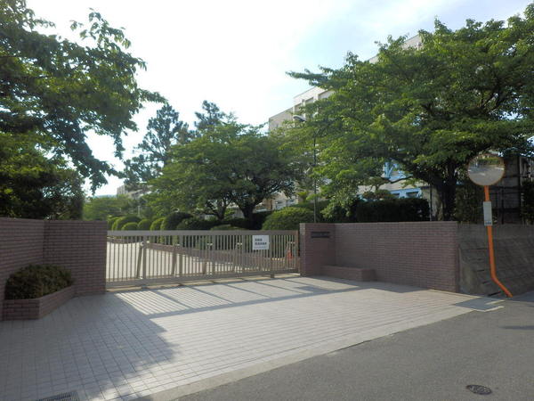 高槻市氷室町１丁目の土地(高槻市立第二中学校)