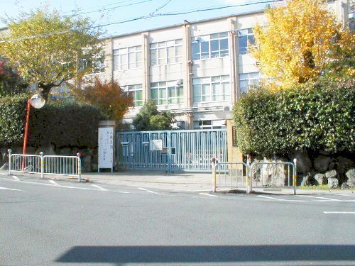 サニーハイツ山科(京都市立山階小学校)