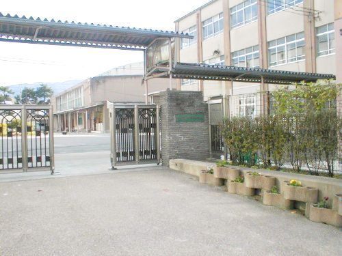 サニーハイツ山科(京都市立安祥寺中学校)