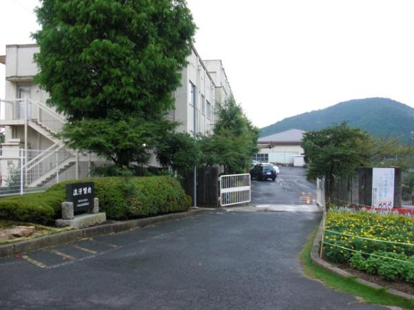 ヴェルデ藤尾2番館(大津市立藤尾小学校)