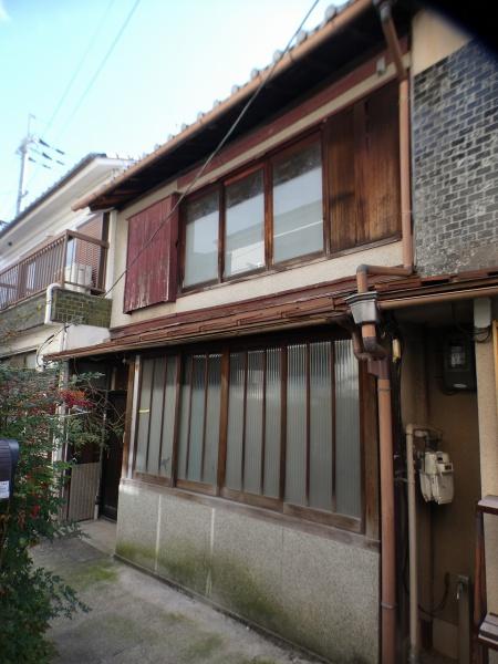 京都市山科区安朱中溝町の中古テラスハウス