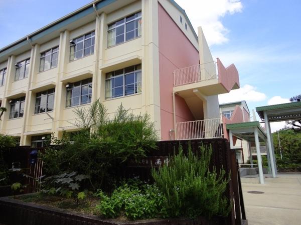 河内長野市緑ケ丘北町の中古一戸建て(河内長野市立西中学校)