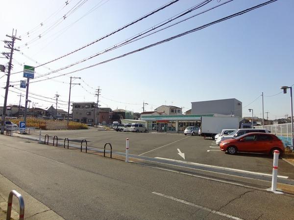 泉北原山台第二次団参号棟(ファミリーマート栂美木多駅前店)