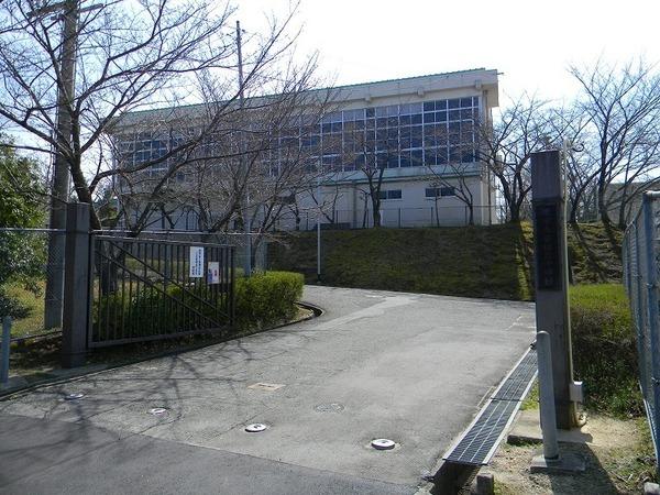 泉北若松台AB住宅弐号棟(堺市立若松台中学校)